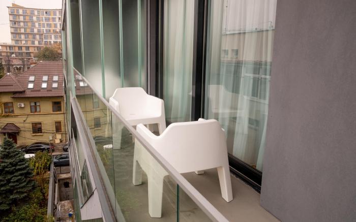 Grand Three Bedroom Apartment