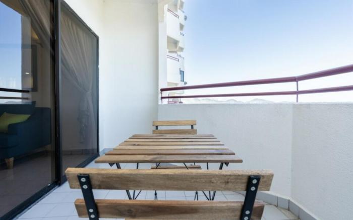 DELUXE Suite Seaview Batu Ferringhi 2 Rooms - 2704