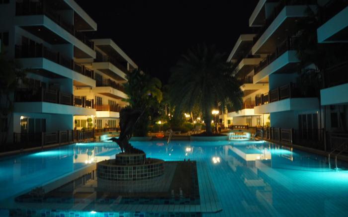 The Beach Palace Cha-am  by Sys