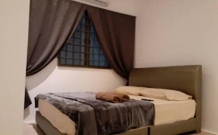COMFORTABLE STAY ROOM 8
