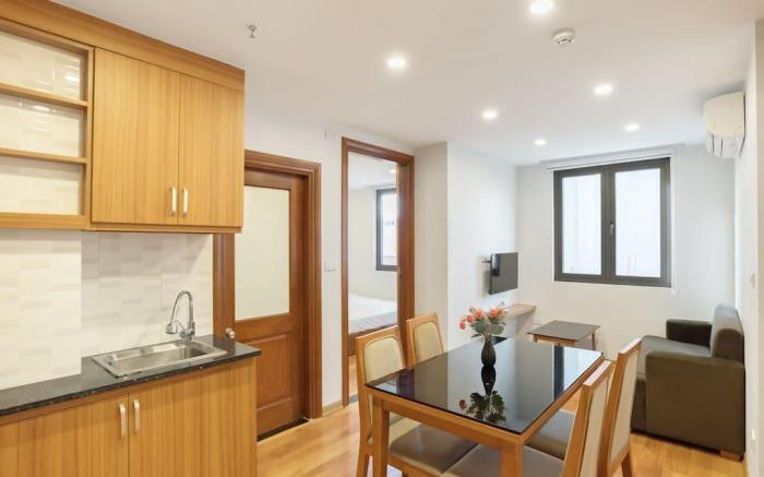 LAKESIDE ✯MODERN 2 BR ✯SUPER BUDGET ✯CENTRAL HANOI