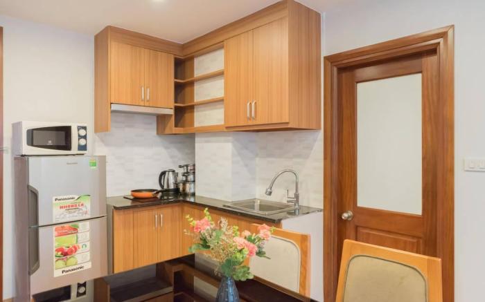 LAKESIDE ✯MODERN 2 BR ✯SUPER BUDGET ✯CENTRAL HANOI