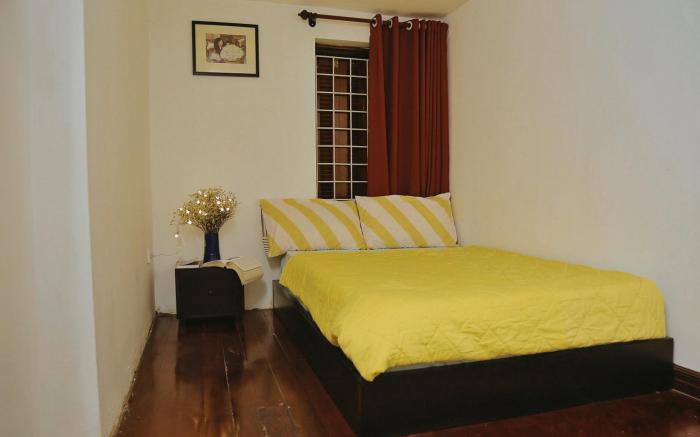 Hanoi Old Quarter- La Place 1980s the series