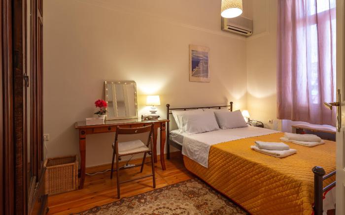 Stately central apartment, 80 m2, 7' from metro