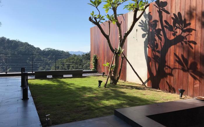 K&S HOUSE