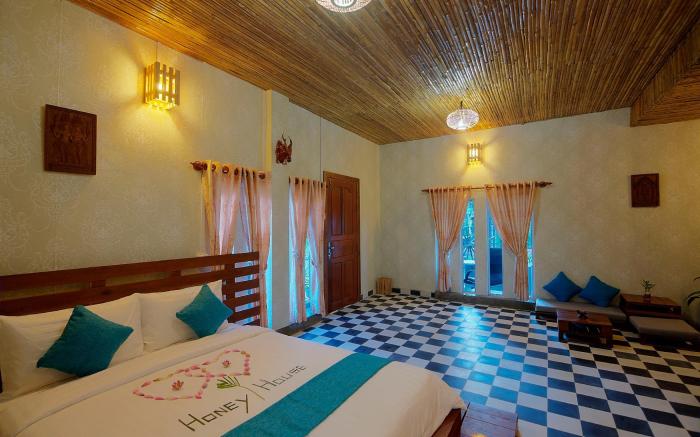 Old Khmer House 1Bed + Breakfast