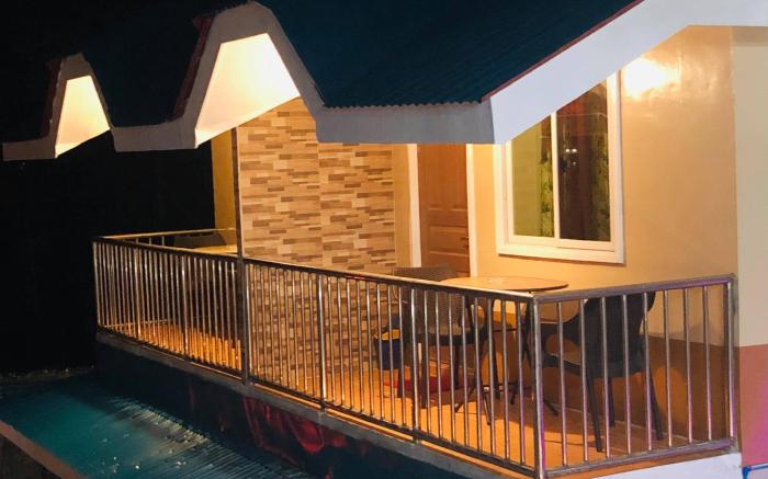Seaview Beach Resort - Poolside Balcony Room