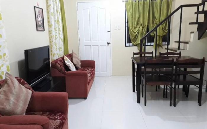 Hillview Apartment - Free Pool Access  & Wifi 