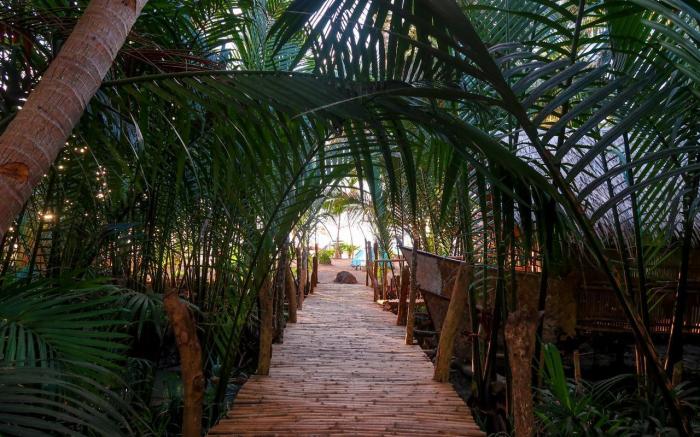 Romantic and relaxing,secluded and intimate place.