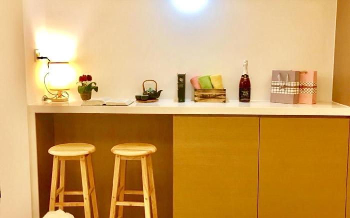 Luxurious Cosy 2 bedrooms Condo @ R&F Mall