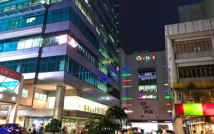 Condotel Deluxe at Manhattan Araneta  Near Gateway