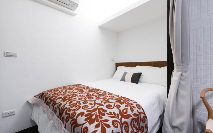 101 XinYi Luxury B for 2-6P  (Monthly)