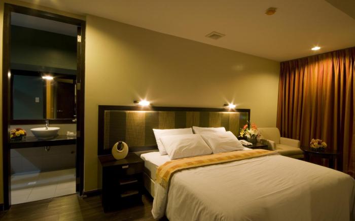 Baguio Burnham Suites Hotel