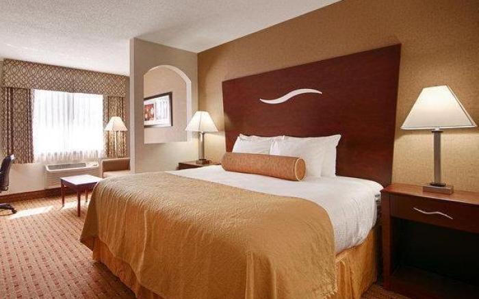 Best Western Plus Burlington Inn and Suites