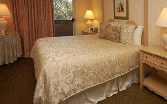Clarion Collection Carmel Oaks Inn