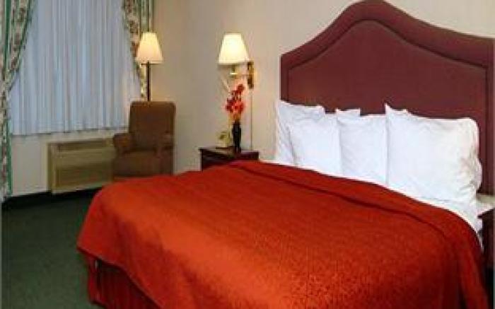 AmericInn by Wyndham Cedar Rapids North