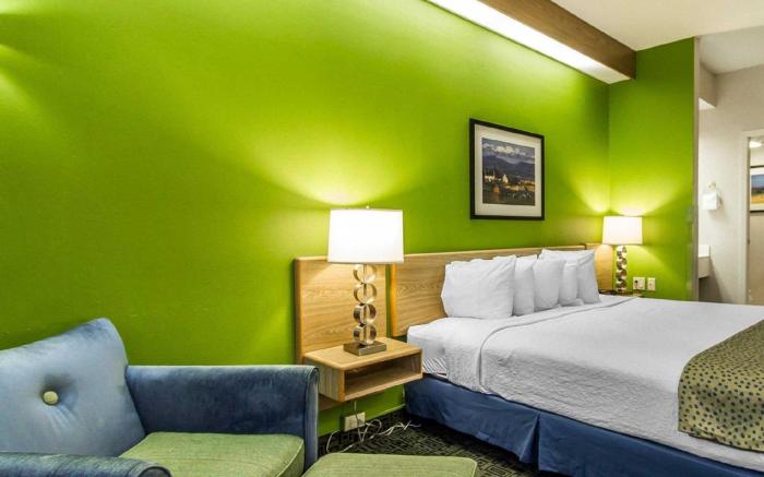 Revel Hotel Des Moines Urbandale, Tapestry Collection Hilton