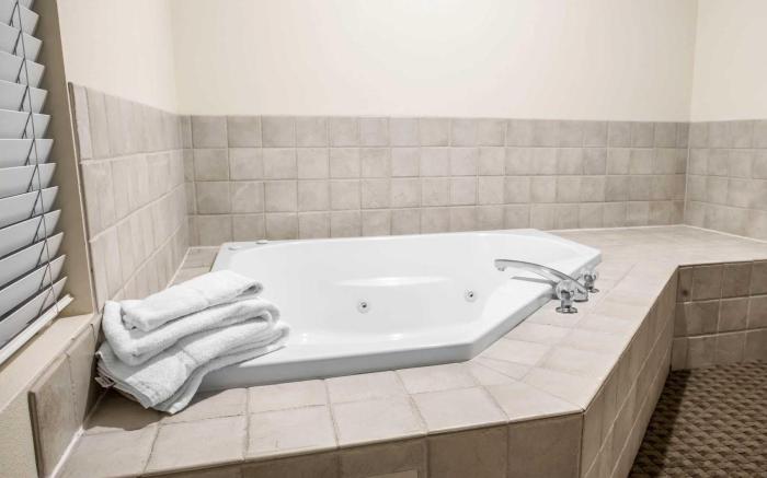 Quality Inn & Suites Federal Way - Seattle