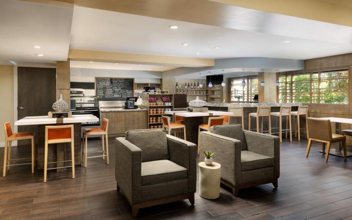 The Anza - A Calabasas Hotel