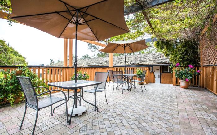 Clarion Collection Carmel Oaks Inn