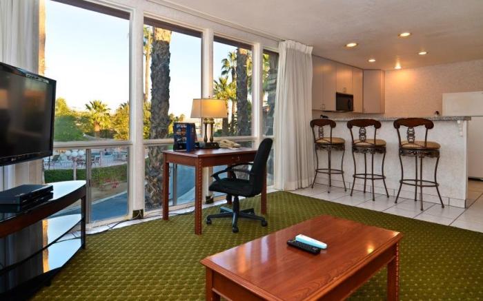 Best Western Date Tree Hotel