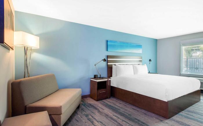 The Cove Hotel
