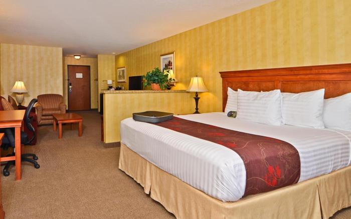 Best Western Premier Pasco Inn & Suites