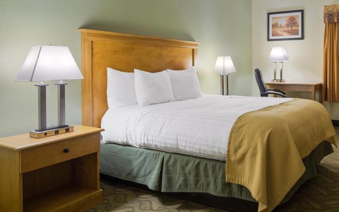 Best Western Crossroads Inn
