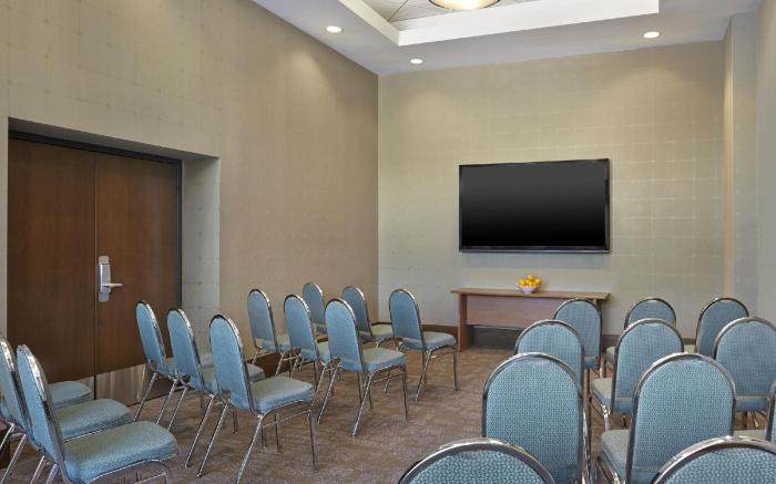 Grand Park Hotel Vancouver Airport, Ascend Hotel Collection