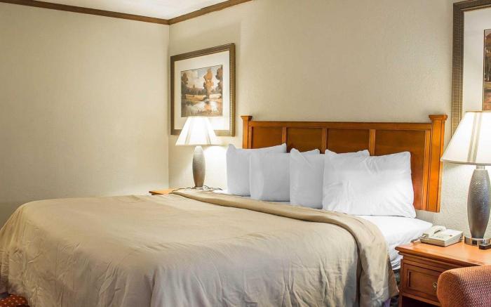 Super 8 by Wyndham Perrysburg/Toledo