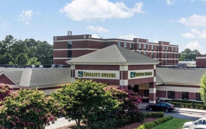 Quality Suites Lake Wright - Norfolk Airport