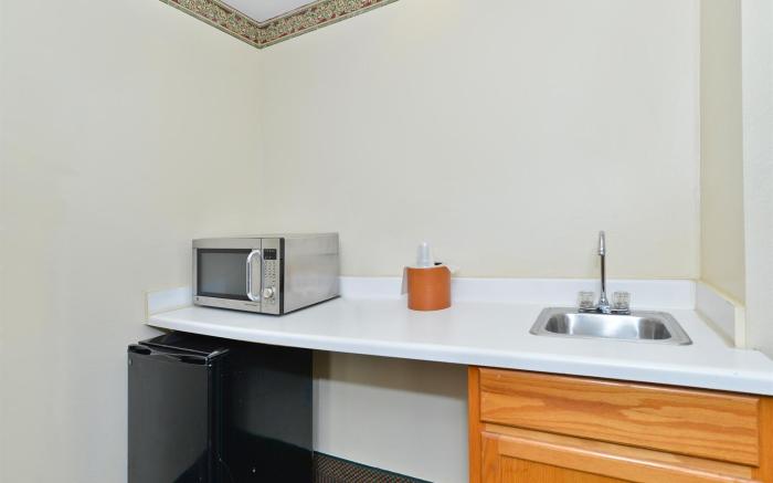 Americas Best Value Inn & Suites Haltom City Ft. Worth