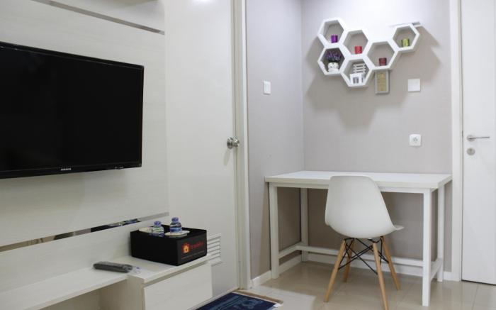 Luxurious 1BR @ Parahyangan Residence By Travelio