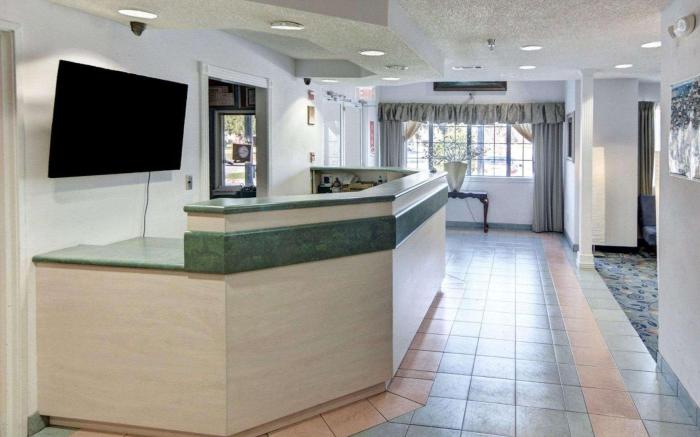 Rodeway Inn & Suites Lewisville I-35