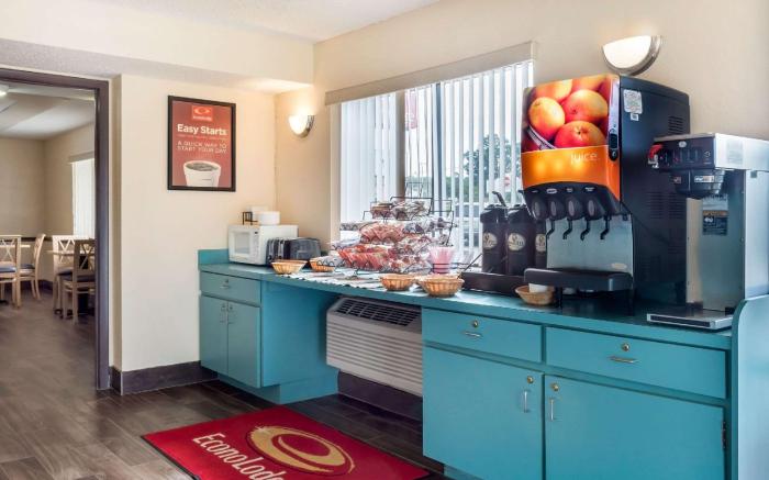 Econo Lodge Live Oak