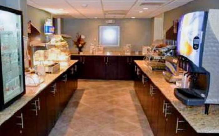 Holiday Inn Express and Suites Merrimack By IHG