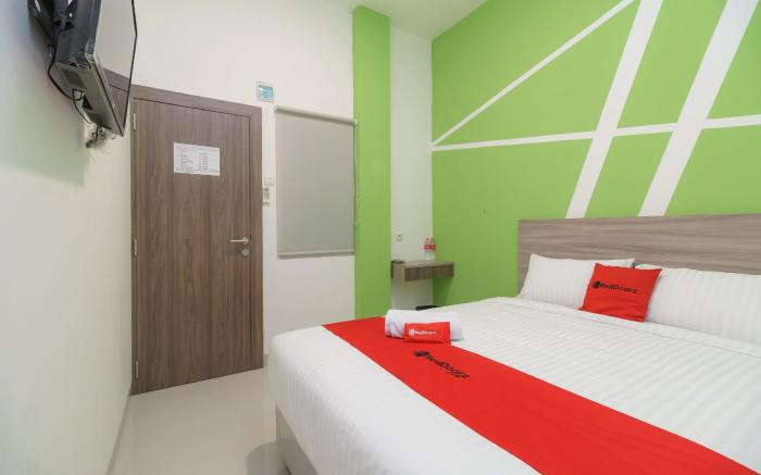 RedDoorz Plus @ Grand Tara Homestay Palembang