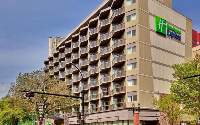 Holiday Inn Express Edmonton Downtown By IHG