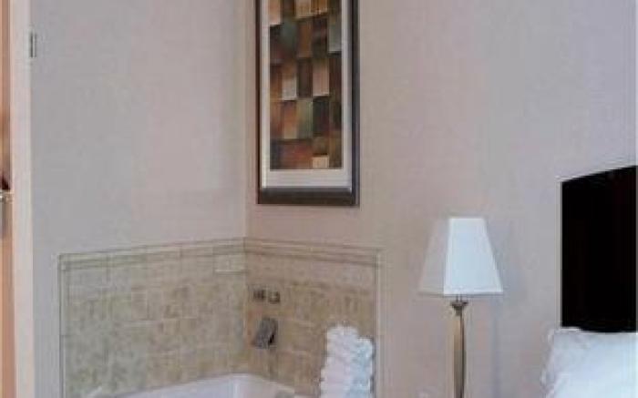 Holiday Inn Express Hotel & Suites College Station By IHG