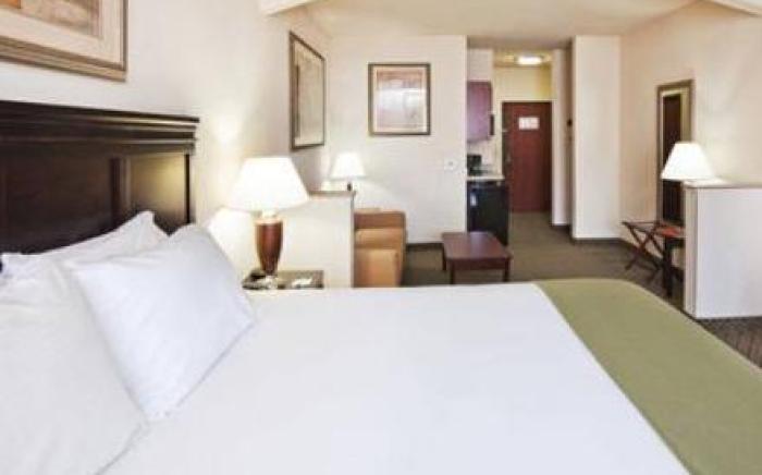 Holiday Inn Express Hotel and Suites Corsicana I-45 By IHG