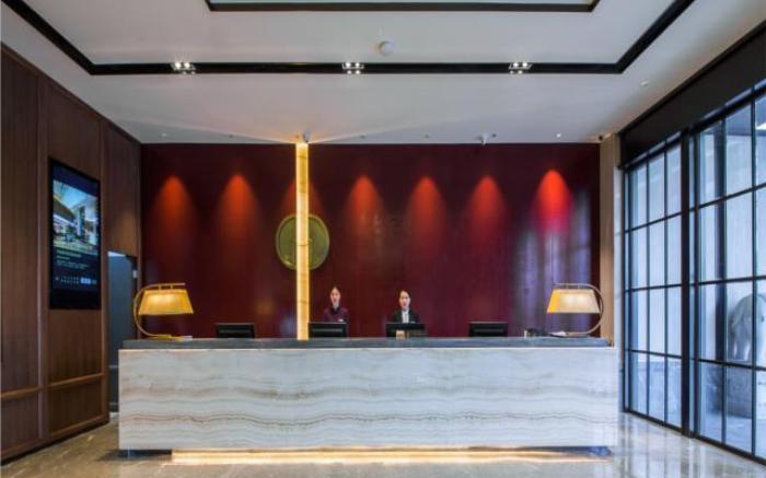 Echeng Hotel Changsha Evening News