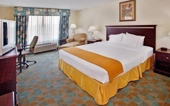 Holiday Inn Express Hotel & Suites Altoona-Des Moines By IHG