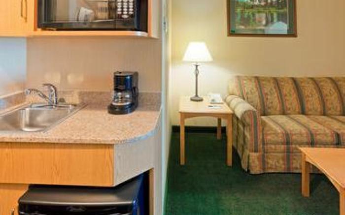 Holiday Inn Express Hotel & Suites Watertown - Thousand Islands By IHG