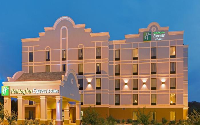 Holiday Inn Express Hotel & Suites Greenwood By IHG