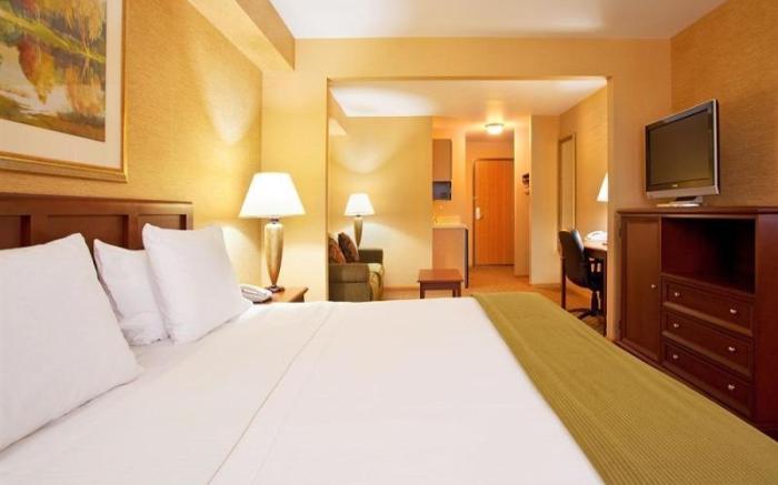 Holiday Inn Express Hotel & Suites Iron Mountain By IHG