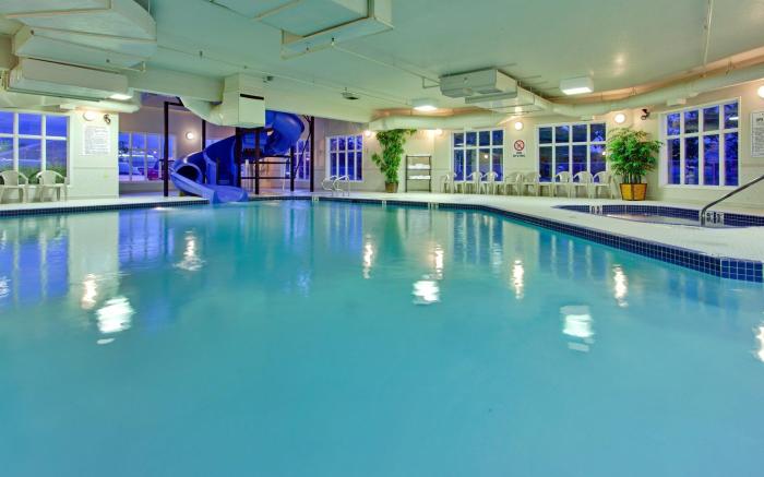 Holiday Inn Express Airdrie By IHG