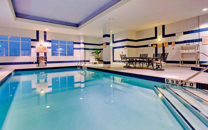 Holiday Inn Express Hotel & Suites Milton By IHG