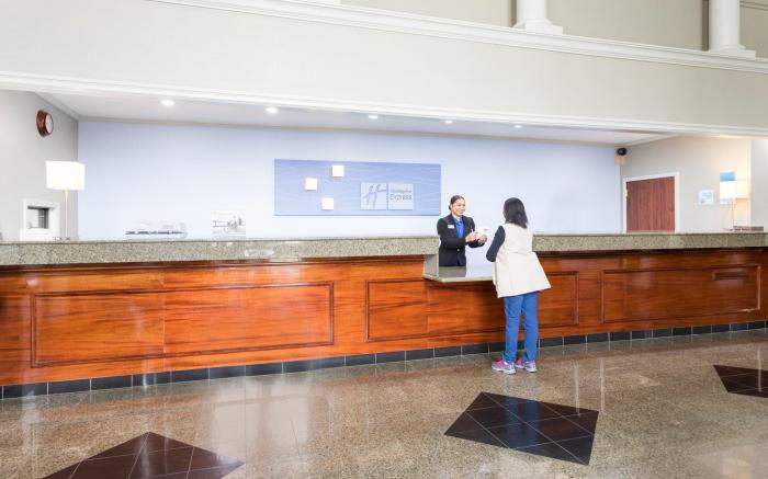 Holiday Inn Express Hotel and Suites Lake Charles By IHG