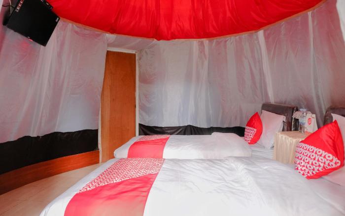 OYO 1160 Apache Camp Batu