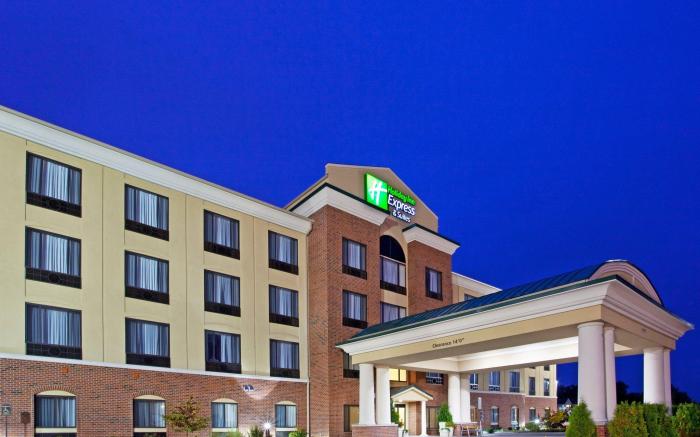 Holiday Inn Express Hotel & Suites Detroit-Utica By IHG